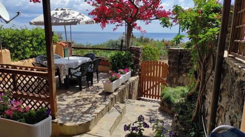 Property building, Garden, Sea view, Sea view, Lunch