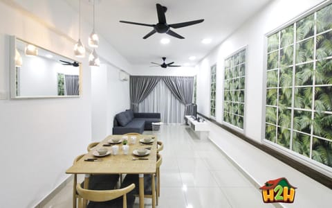 TV and multimedia, Balcony/Terrace, Living room, Seating area, Dining area
