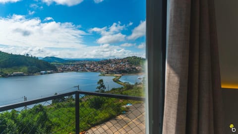 Balcony/Terrace, City view, Lake view, River view, River view