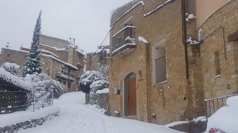 Property building, Winter