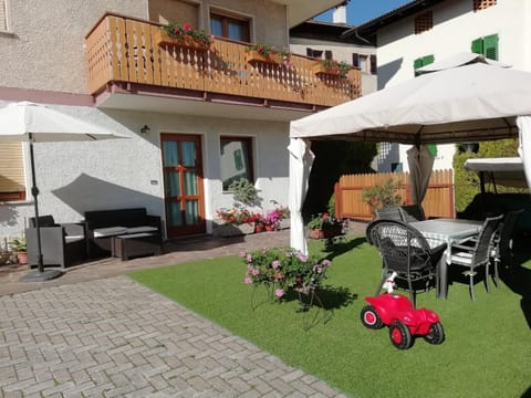 Appartamento "Laghet" a piano terra con giardino Apartment in Trentino-South Tyrol