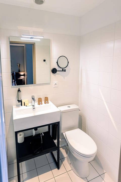 Toilet, Bathroom, Bedroom