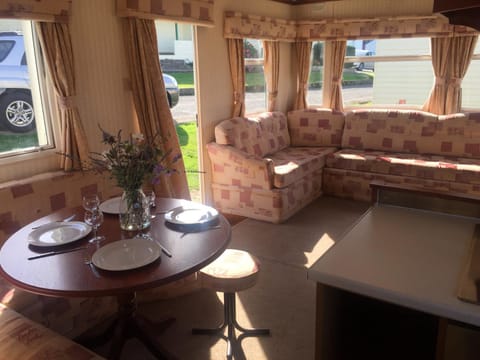 Three bedroom Hartland Caravan House in Westward Ho