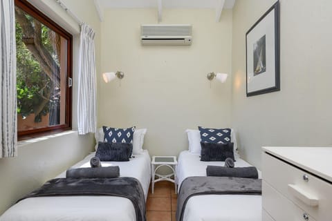Bedroom, air conditioner