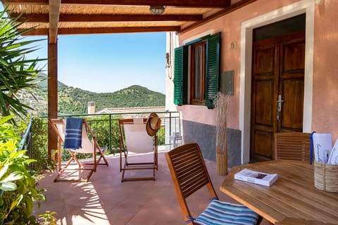 Patio, Balcony/Terrace