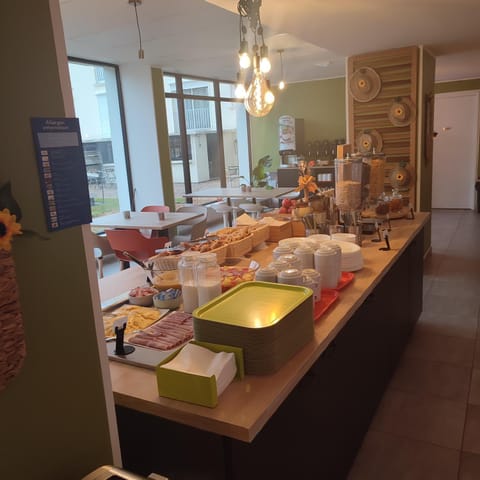 Banquet/Function facilities, Continental breakfast, Buffet breakfast