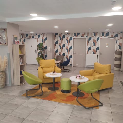 Lobby or reception, Seating area