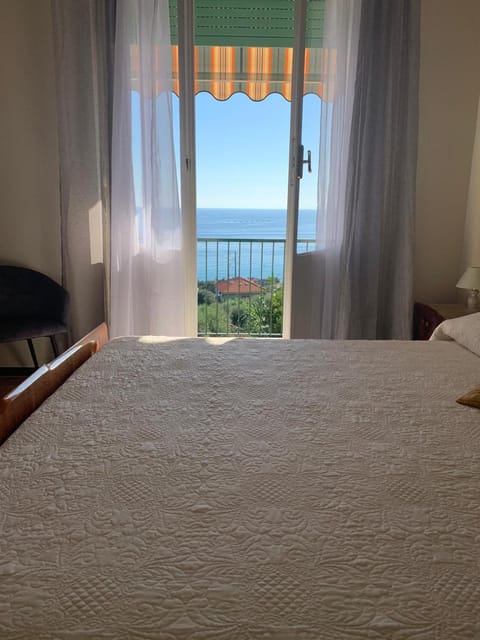 Bed, Sea view