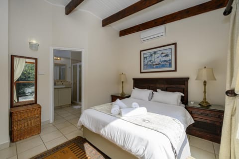 Bedroom, wardrobe, air conditioner