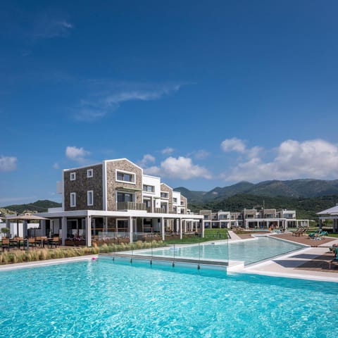 Pool view, Swimming pool, sunbed