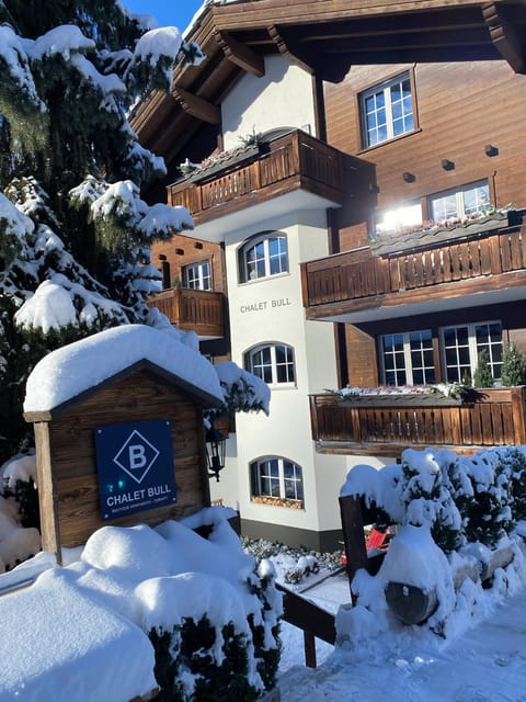 Property building, Nearby landmark, Natural landscape, Winter, Summer, Garden, Ski School, Skiing, Skiing, TV and multimedia, Hiking, Hiking, Cycling, Garden view, Landmark view, Mountain view, Family, babysiter, concierge, internet, pet friendly