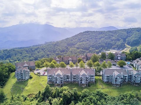 Property building, Day, Bird's eye view, Mountain view