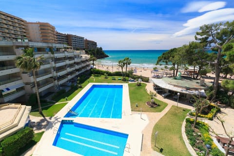 Natural landscape, Balcony/Terrace, Beach, Pool view, Sea view, Swimming pool