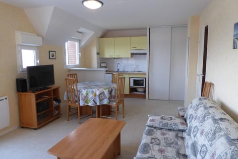 REF 088 Appartement T2 vue port Crouesty proche commerces Apartment in Arzon