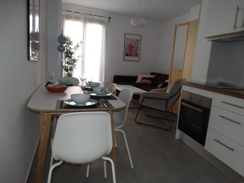 Kitchen or kitchenette, Living room, Dining area