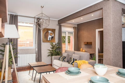 Living room, Dining area