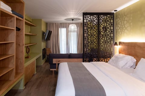 Bedroom, wardrobe