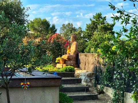 Villa l’Ensoleillée Apartment in Roquefort-les-Pins