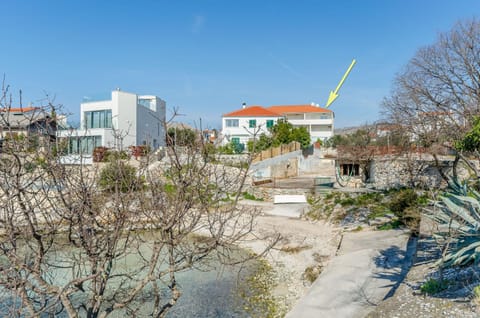 Property building, Patio, Facade/entrance, Beach