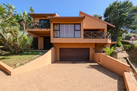Property building, Facade/entrance, Parking