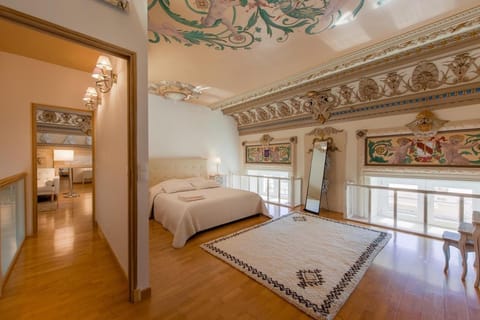 EXCEPTIONNEL !!! VENEZ SEJOURNER DANS LES 3 SUITES D'UN AUTHENTIQUE ANCIEN PALACE DE LA "BELLE EPOQUE" de 1874 !!! UNIQUE !!! Apartment in Menton