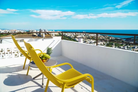 Bird's eye view, View (from property/room), Balcony/Terrace, Decorative detail, Seating area, Landmark view, Pool view, Sea view, Area and facilities, Quiet street view