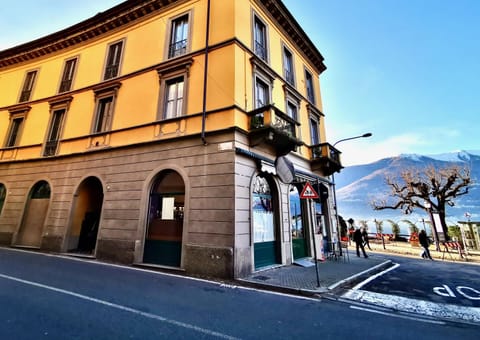 Property building, Facade/entrance