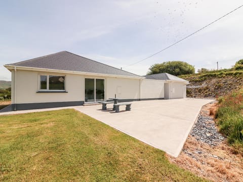 Coolnaharragill Lower House in County Kerry