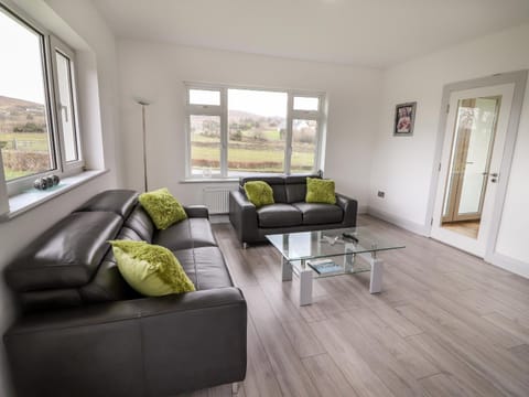 Coolnaharragill Lower House in County Kerry