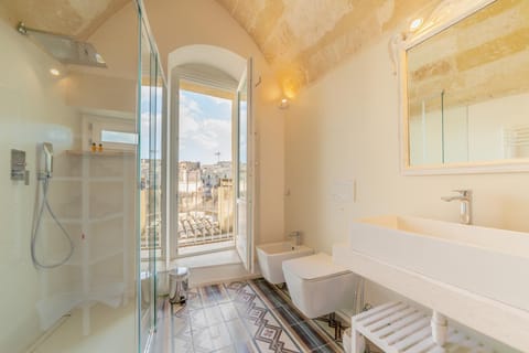 Shower, Bathroom, View (from property/room), City view