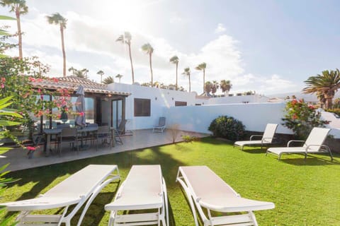 Patio, Garden, Seating area, sunbed
