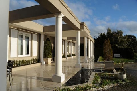 Facade/entrance