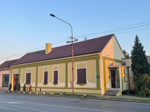 PB Urban Garden Stay with secured Parking Bed and Breakfast in Vojvodina