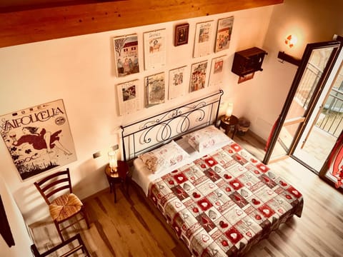 Bed, Bedroom