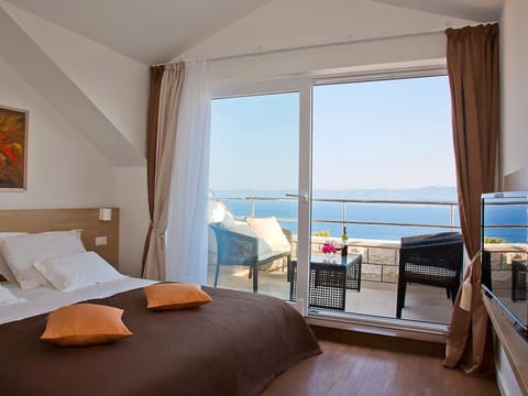 Bed, View (from property/room), Balcony/Terrace, Bedroom