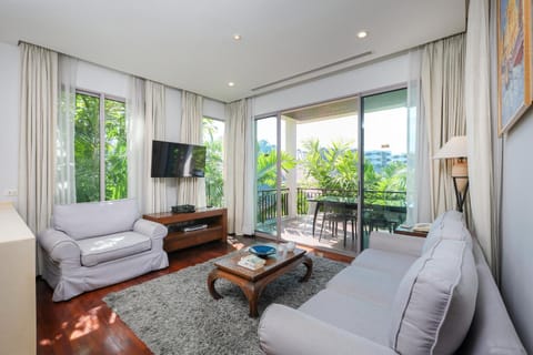 TV and multimedia, Living room, Garden view