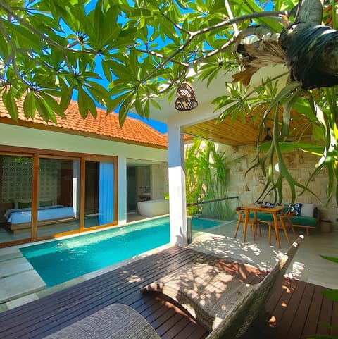 Property building, Swimming pool