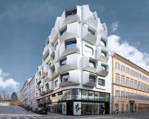 Property building, Neighbourhood, Location