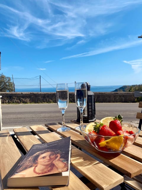 Food, Alcoholic drinks