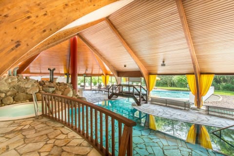 Swimming pool, Swimming pool