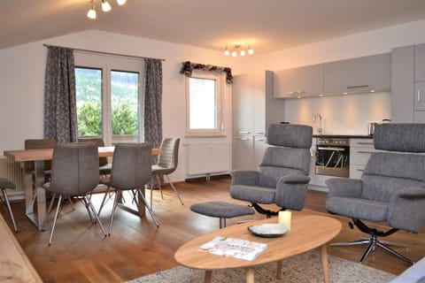 Living room, Photo of the whole room, Seating area, Dining area