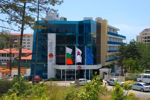 Property building, Facade/entrance