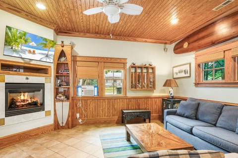 IC2 - Endless Summer Cottage House in Manteo