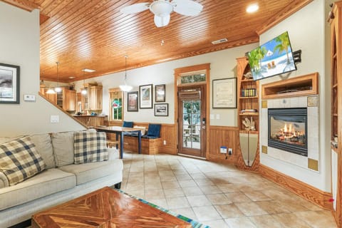 IC2 - Endless Summer Cottage House in Manteo