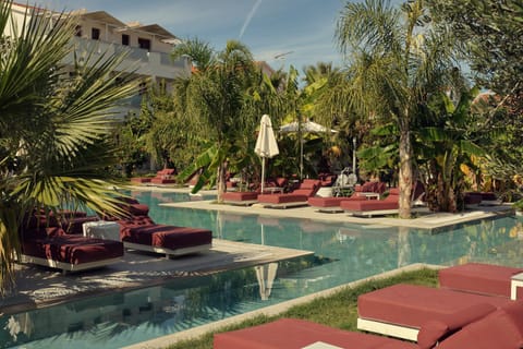 Property building, Swimming pool