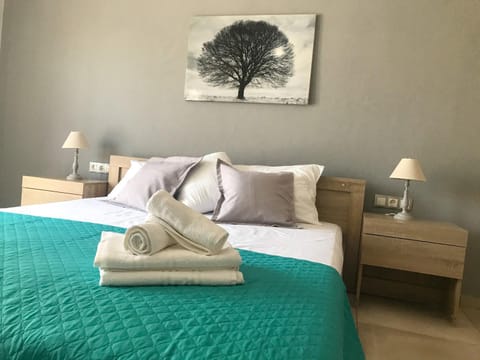 Bedroom, Quiet street view