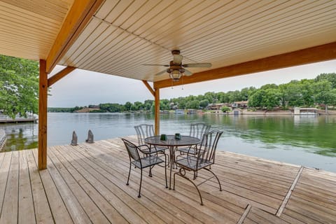 Bella Vista Home with Kayaks and Deck on Loch Lomond! House in Bella Vista