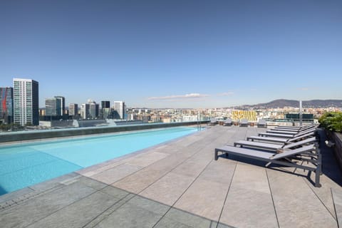 Balcony/Terrace, City view, Swimming pool, sunbed