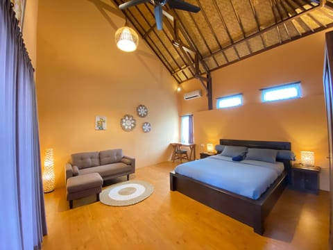 Photo of the whole room, Bedroom