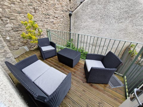 Super Lake District Cottage in Heart of Kendal 3 Double Beds House in England